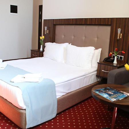 Legend Business Hotel Batumi Exterior photo