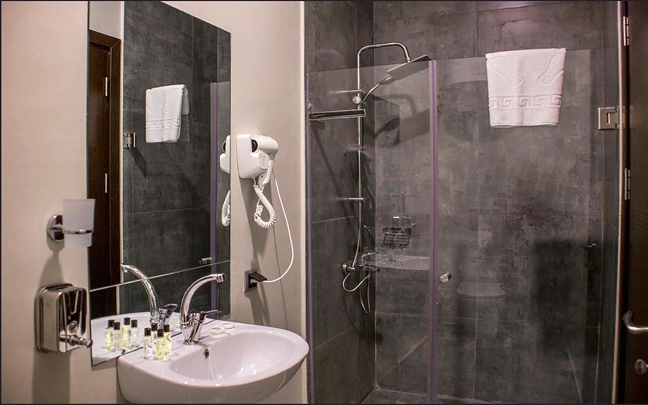 Legend Business Hotel Batumi Exterior photo