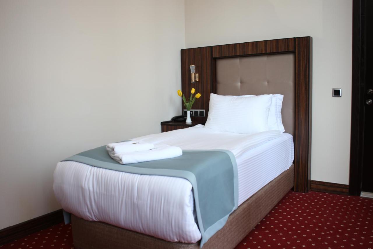 Legend Business Hotel Batumi Exterior photo