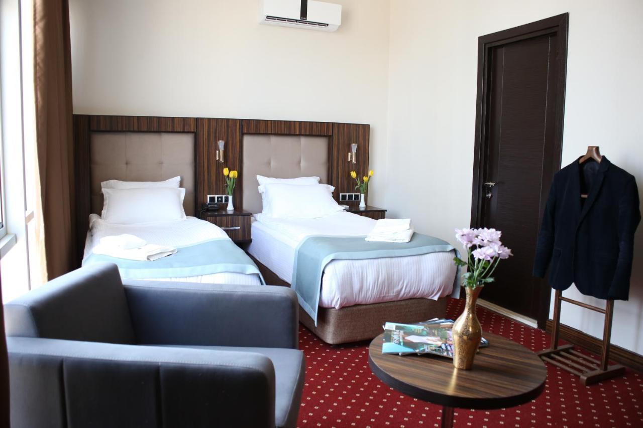 Legend Business Hotel Batumi Exterior photo