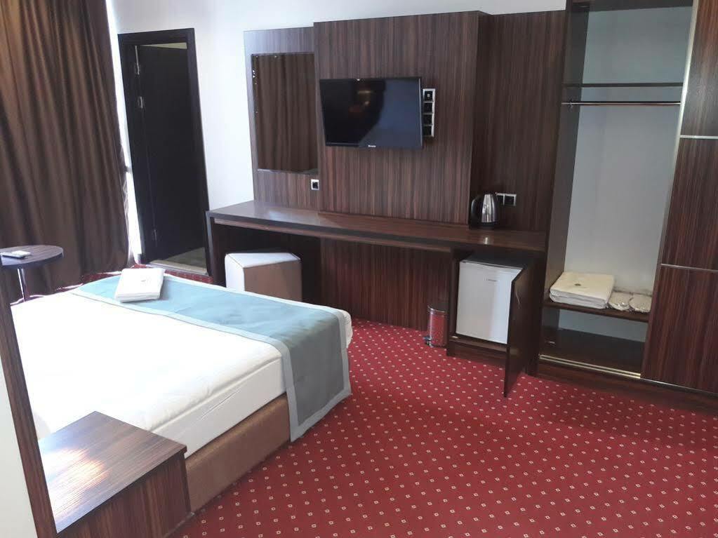 Legend Business Hotel Batumi Exterior photo